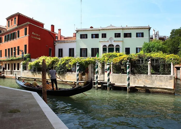 Pensione Accademia - Villa Maravege